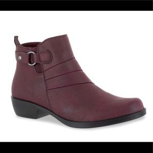 Easy Street Shanna Women’s Boots, 10, Burgundy